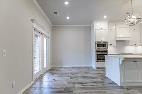 Living - 2800 Heather Hvn, Moore, OK 73160 photo 10 of 16