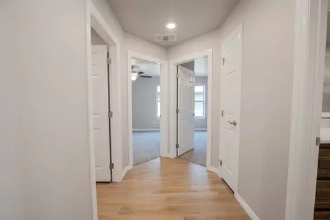 Entry Way - 2800 Heather Hvn, Moore, OK 73160 photo 2 of 4