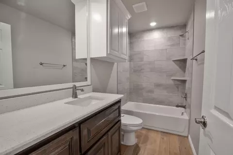 Bath - 2800 Heather Hvn, Moore, OK 73160 photo 2 of 14