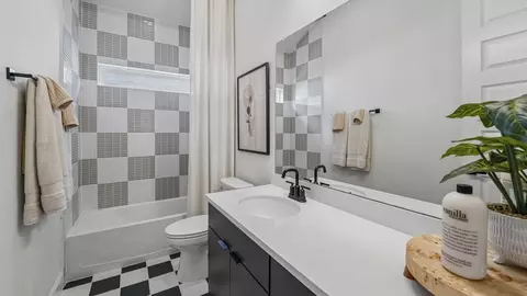 Bath - 206 Painters Ridge Ct, Willis, TX 77318 photo 7 of 10