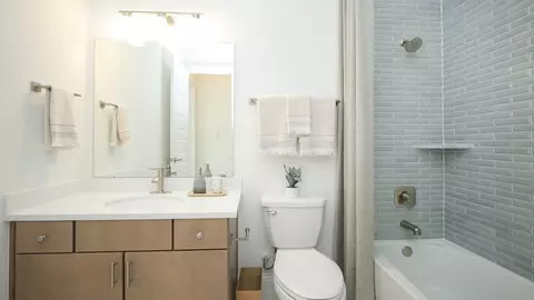 Bath - 206 Painters Ridge Ct, Willis, TX 77318 photo 3 of 10