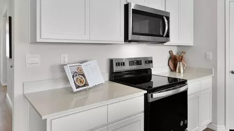 Kitchen - 1372 Bear Hammock Dr, Umatilla, FL 32784 photo 2 of 7