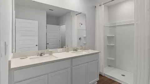 Bath - 1372 Bear Hammock Dr, Umatilla, FL 32784 photo 1 of 6