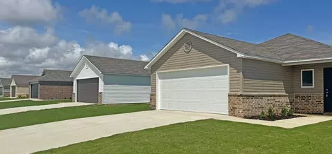 Exterior - 8009 Regency Way, Fort Smith, AR 72916 photo 2 of 4