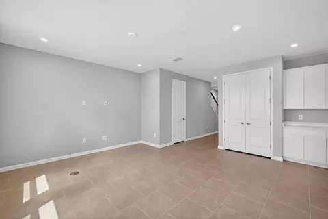 Living - 13109 Oxeye Ln, Parrish, FL 34219 photo 3 of 3