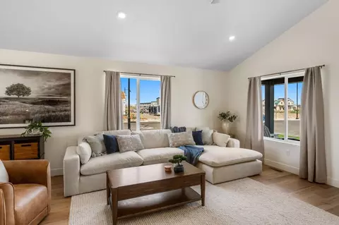 Living - 700 Thrice Loop, Belgrade, MT 59714 photo 3 of 4