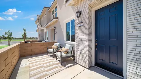 Exterior - 2705 Cloudview Privado, Ontario, CA 91761 photo 3 of 8