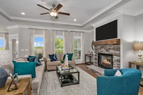 Living - 303 Kendall Downs Blvd, Toney, AL 35773 photo 3 of 3