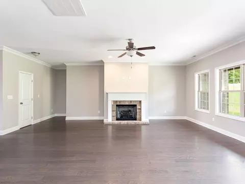 Living - 303 Kendall Downs Blvd, Toney, AL 35773 photo 1 of 3