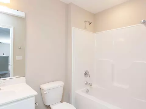 Bath - 303 Kendall Downs Blvd, Toney, AL 35773 photo 5 of 7