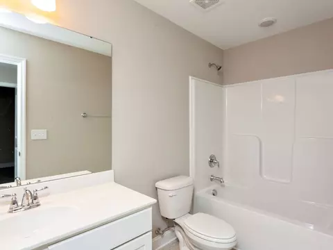 Bath - 303 Kendall Downs Blvd, Toney, AL 35773 photo 4 of 7