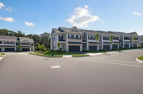 5 Pimlico Pl, Oakland, NJ 07436