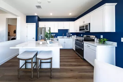 Kitchen - 25557 W Trumbull Rd, Buckeye, AZ 85326 photo 4 of 4