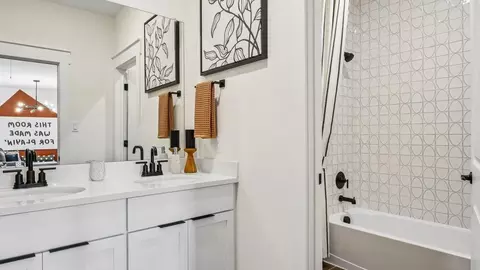 Bath - 201 Verdin Ave, Kyle, TX 78640 photo 1 of 3