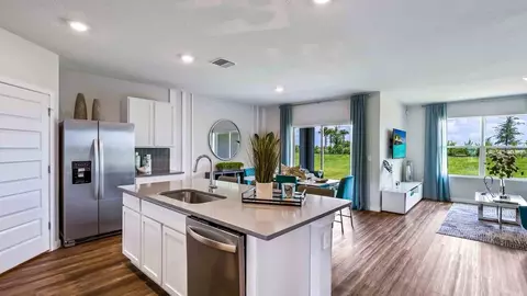 Kitchen - 18316 Beehive Ter, Bradenton, FL 34211 photo 2 of 2