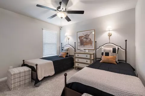 Bedroom - 1600 Hillside Dr, Temple, TX 76502 photo 4 of 7