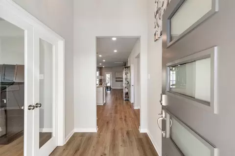 Entry Way - 1600 Hillside Dr, Temple, TX 76502 photo 2 of 4
