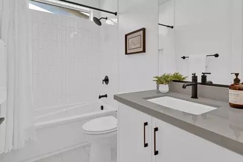 Bath - 3749 Rosado Rd, Paso Robles, CA 93446 photo 3 of 3