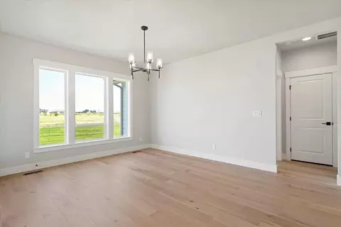 Living - 320 N Palmer Ln, Eagle, ID 83616 photo 5 of 5