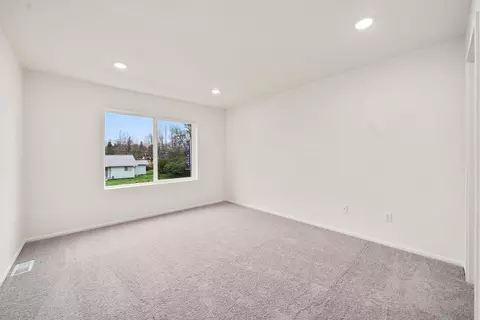 Bedroom - 32309 Bryant Rd, Sultan, WA 98294 photo 3 of 10