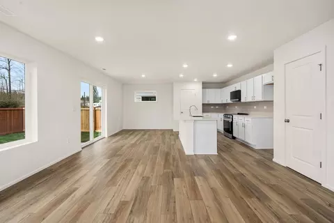 Living - 32309 Bryant Rd, Sultan, WA 98294 photo 2 of 7