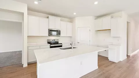 Kitchen - 5204 NW 41st Loop, Ocala, FL 34482 photo 2 of 5