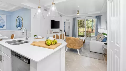 Kitchen - 17121 Jadestone Ct, Venice, FL 34293 photo 4 of 6