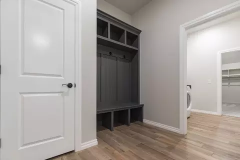 Entry Way - 8701 Stark St, Arcadia, OK 73007 photo 6 of 6