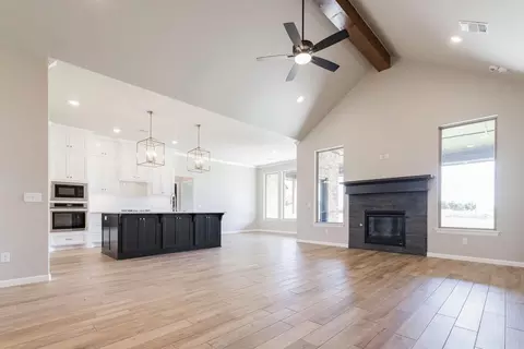 Living - 8701 Stark St, Arcadia, OK 73007 photo 2 of 13