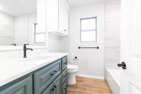 Bath - 8701 Stark St, Arcadia, OK 73007 photo 7 of 15