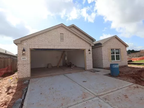 604 Spring Ashberry Ct, Magnolia, TX 77354