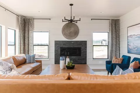 Living - 916 E Harrier St, Eagle Mountain, UT 84005 photo 1 of 8
