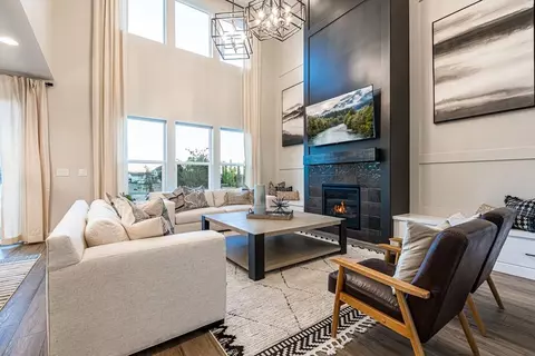 Living - 916 E Harrier St, Eagle Mountain, UT 84005 photo 2 of 8