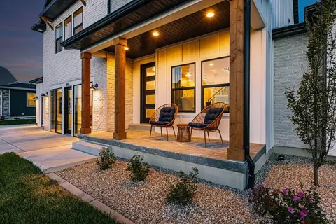 Exterior - 916 E Harrier St, Eagle Mountain, UT 84005 photo 5 of 11