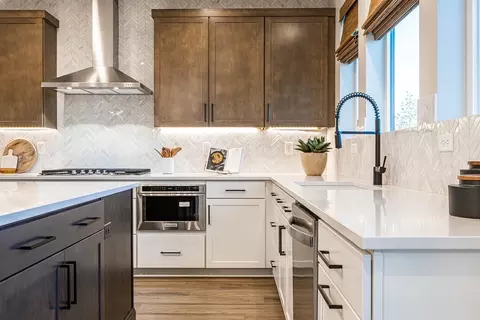 Kitchen - 916 E Harrier St, Eagle Mountain, UT 84005 photo 8 of 10