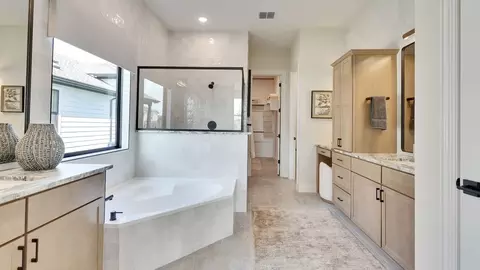 Bath - 123 Constitution Way, Kyle, TX 78640 photo 1 of 7