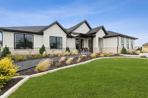 Exterior - 201 Basalt Ln, Azle, TX 76020 photo 6 of 9