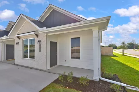 10544 Berry Branch Ln, College Station, TX 77845
