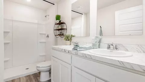 Bath - 1390 NE 10th St, Okeechobee, FL 34972 photo 1 of 2