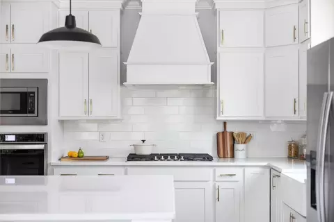 Kitchen - Fox Gap Ln, Hixson, TN 37343 photo 3 of 7