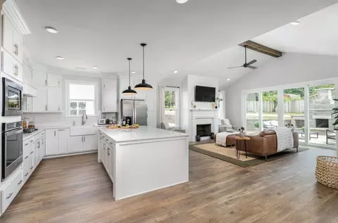 Kitchen - Fox Gap Ln, Hixson, TN 37343 photo 4 of 7