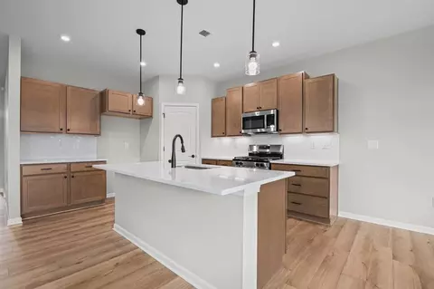 Kitchen - 2705 Buckridge Dr, Cincinnati, OH 45233 photo 2 of 10