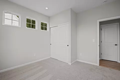 Bedroom - 2705 Buckridge Dr, Cincinnati, OH 45233 photo 2 of 9