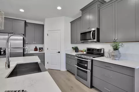 Kitchen - 448 Barbosa Trl, Saint Augustine, FL 32095 photo 3 of 9