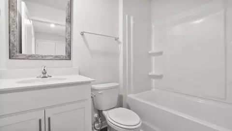 Bath - 772 Embark Cir, Greer, SC 29651 photo 5 of 8