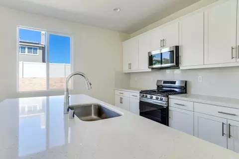 Kitchen - 9064 Carson Ave, Hesperia, CA 92344 photo 2 of 4