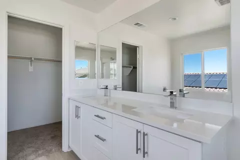 Bath - 9064 Carson Ave, Hesperia, CA 92344 photo 1 of 3