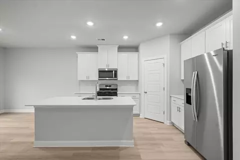Kitchen - 913 Appalachian Dr, Moore, SC 29369 photo 1 of 1