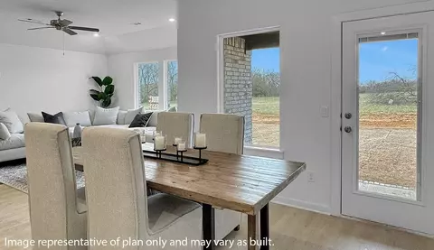 Dining - 2 E Fredonia St, Mayflower, AR 72106 photo 1 of 5