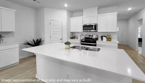 Kitchen - 2 E Fredonia St, Mayflower, AR 72106 photo 3 of 11
